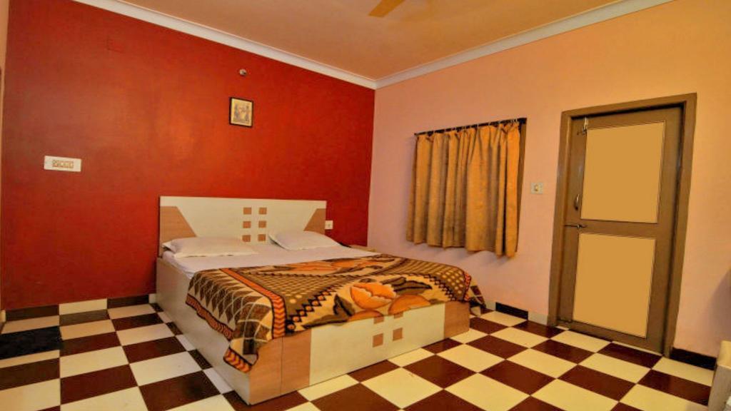 Hotel Golden Dust Puri Buitenkant foto
